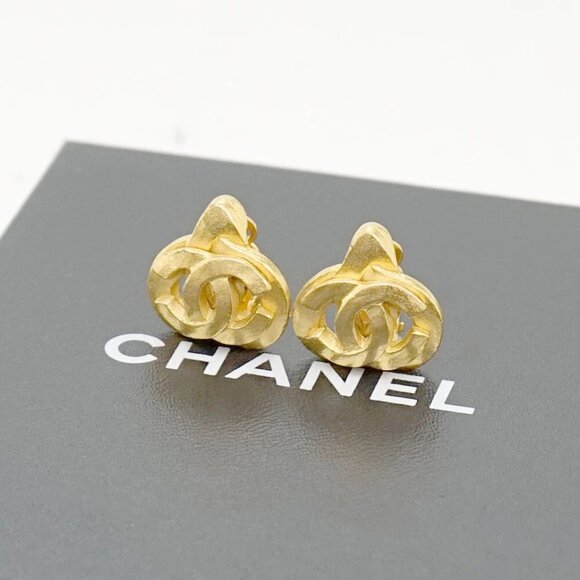 CHANEL CC Logos Heart Clip-On Earrings Gold Tone 97P Auth w/Box #22400 - Picture 1 of 16